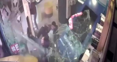İzmir'de freni boşalan kamyonet dehşet saçtı! 5 yaralı