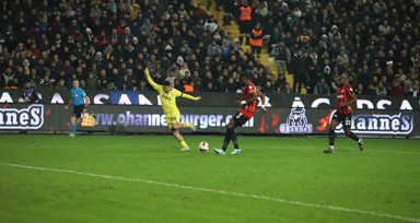 İrfan Can en kritik anda sahneye çıktı: Fenerbahçe zorlu deplasmandan kayıpsız döndü
