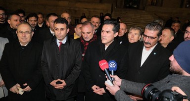 İYİ Parti'nin İBB Başkan adayı Buğra Kavuncu yerel seçim startını Fatih Camii'de verdi!