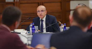 Hazine ve Maliye Bakanı Şimşek vergi tabanının genişleyeceğini açıkladı