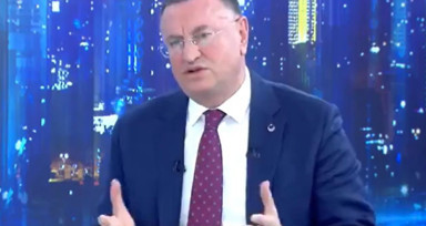 Hatay Belediye Başkanı Lütfü Savaş, yeniden aday gösterilmesini eleştirenlere sert çıktı