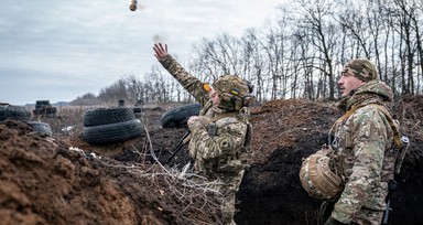 Ukrayna ordusu Donetsk Oblastı'nda eğitimlerine devam ediyor