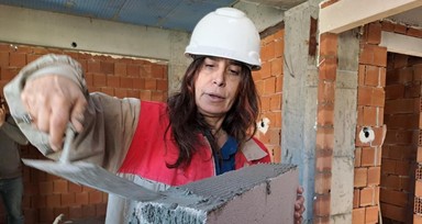 Kadın müteahhit isyanda! 60 bin TL'ye çalışacak usta bulamıyor