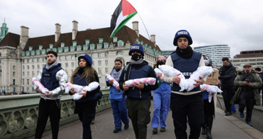 İngiltere'de Gazze'de öldürülenler için sessiz yürüyüş düzenlendi