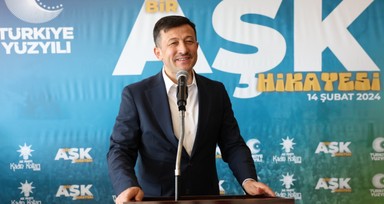 İzmir Büyükşehir Belediye Başkan adayı Hamza Dağ, 14 Mayıs Sevgililer Günü'nde çiftlerle buluştu