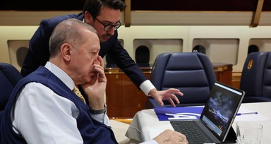 Cumhurbaşkanı Recep Tayyip Erdoğan yılın kareleri oylamasında Gazze ve Türkiye Yüzyılı'nı tercih etti