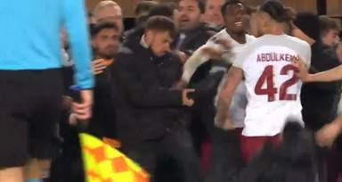 Galatasaray'ın Sparta Prag'a elendiği maçın sonunda kavga yaşandı