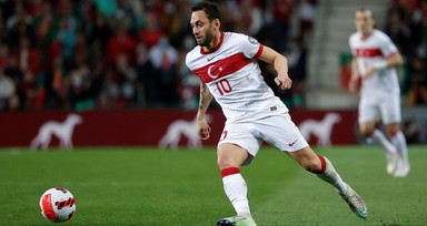 Hakan Çalhanoğlu sakatlandı