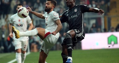 Galatasaray, Beşiktaş'ı yeni stadında ilk kez yenerek liderliğini sürdürdü