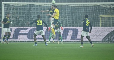 Union Saint-Gilloise ile karşı karşıya gelen Fenerbahçe'de Çağlar Söyüncü sakatlandı