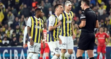 Fenerbahçe-Pendikspor mücadelesinde Mert Hakan ile maçın hakemi Kadir Sağlam arasında sert bir diyalog yaşandı