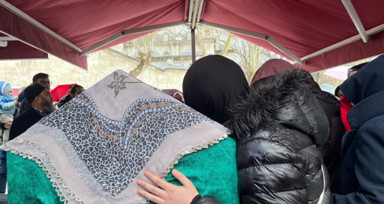 Bakırköy'deki TIR kazasında hayatını kaybeden 4 kişi son yolculuğuna uğurlandı