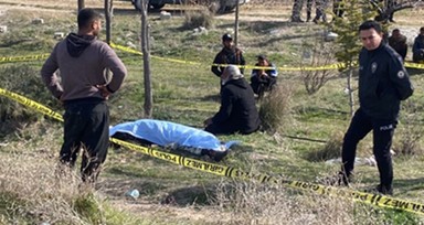 Otomobil otobüs durağına daldı! Çok sayıda ölü ve yaralı var