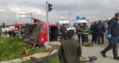 Son dakika! Tekirdağ'da feci kaza! TIR ile minibüs çarpıştı: Çok sayıda ölü ve yaralı var