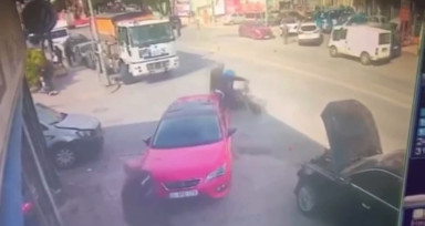 Güngören’de motosikletlilerin sokak ortasında silahlı saldırı anları kamerada