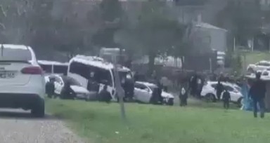 Diyarbakır'da muhtarlık kavgasında kan aktı! Taş, silah ve sopayla saldırdılar