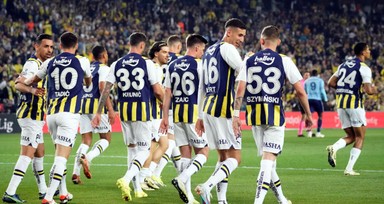 Fenerbahçe, Adana Demirspor'u 4-2 yenerek zirve takibini sürdürdü