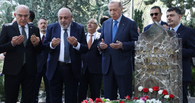 Cumhurbaşkanı Erdoğan Alparslan Türkeş'in kabrini ziyaret etti