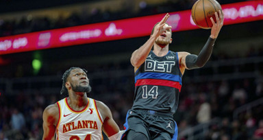 Flynn'in 50 sayısı Pistons'a galibiyet getirmeye yetmedi