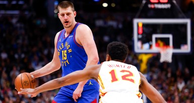 Jokic'in "triple-double" yaptığı maçı Nuggets 32 sayı farkla kazandı