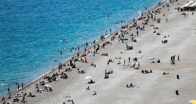 Muğla, Antalya kıyılarında bayram yoğunluğu! Yaz tatilini aratmadı