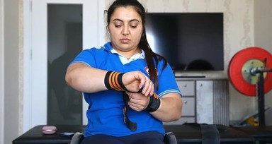 Sibel Çam Paris'te altın peşinde