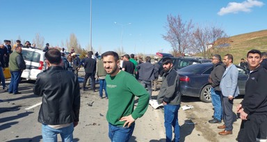 Ağrı’da zincirleme kaza: 5 yaralı