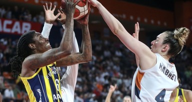 Fenerbahçe, Kadınlar Basketbol Ligi'nde ÇBK Mersin'i yenerek şampiyon oldu