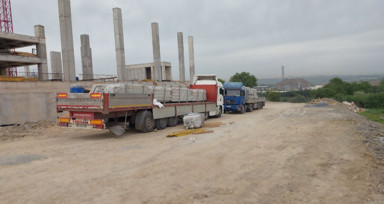 Kocaeli'de 1 tonluk ağırlığın altında kalan mühendis yaşamını yitirdi