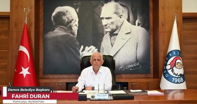 İYİ Parti'den CHP yönetimine geçen Demre Belediyesi'ne ait sandalyeler kahvehaneden çıktı
