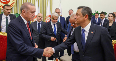 Erdoğan-Özel arasında 5,5 ayda değişen atmosfer fotoğraflara yansıdı