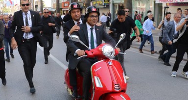 CHP lideri Özgür Özel'den Denizlili başkana kırmızı motosiklet! Birlikte tur attılar