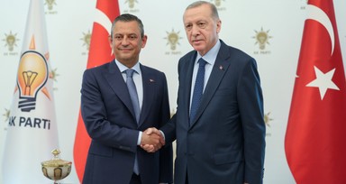 Özgür Özel ile Cumhurbaşkanı Erdoğan ne konuştu? Vera'nın fotoğrafını gündem oldu