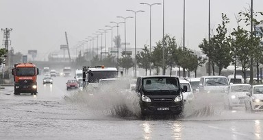 Meteoroloji'den 13 ile uyarı! AKOM İstanbul için saat verdi
