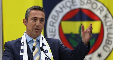 Fenerbahçe taraftarı, Kayserispor maçı oynanırken Ali Koç'a tepki gösterdi