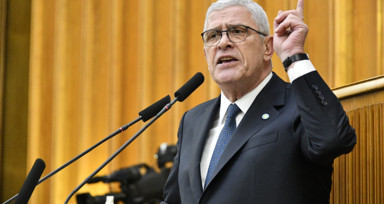 Müsavat Dervişoğlu: FETÖ ve PKK ile mücadelede devletimizin yanındayız