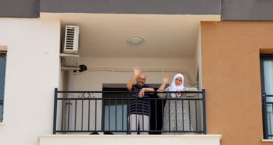 Deprem konutlarında yaşam başladı