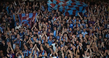 Trabzonspor'dan 1461 Trabzon FK'ye taraftar desteği