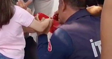 Kırıkkale'de parmağı market arabasına sıkışan çocuğun yardımına itfaiye yetişti