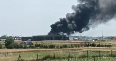 Silivri'de boya fabrikasında yangın