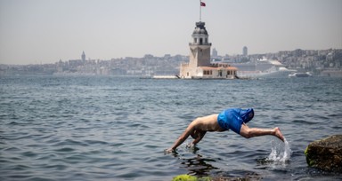 Bir yanda Üsküdar bir yanda Caddebostan! İstanbullular denizlere akın etti
