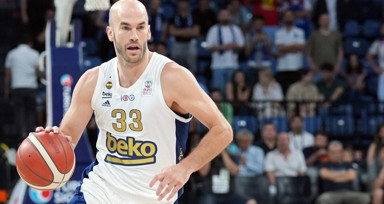 Fenerbahçe, Anadolu Efes'i yenerek şampiyonluğa bir adım daha yaklaştı