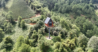 Bunu da anca Rizeli yapar: 12 metre direğin üzerine 70 metrekare ev