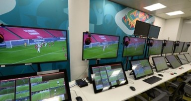EURO 2024'te VAR pozisyonları dev ekrana sebepleriyle birlikte yansıtılacak