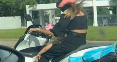 Sarıyer'de motosikletli bir kadının, uyuyan çocuğuyla yaptığı tehlikeli yolculuk kamerada