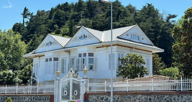 Yalıdan çuval çuval para çalanlar yakalandı
