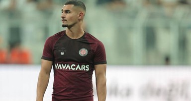 Fenerbahçe sezonun ilk transferini yaptı! İlk imza Levent Mercan'dan
