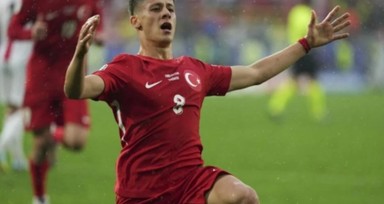 Dünyada manşetlerdeyiz "Türk Messi partiyi başlattı"
