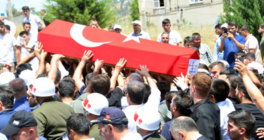 Pençe-Kilit şehidi, son yolculuğuna uğurlandı! Vasiyeti yerine getirilecek