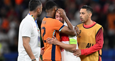 Hakan Çalhanoğlu'na Inter'deki takım arkadaşı Dumfries'ten duygulandıran destek